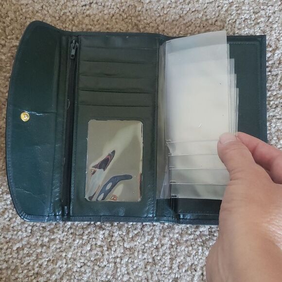 VNTG Top Grain Cowhide Forest Green Wallet - Picture 5 of 11